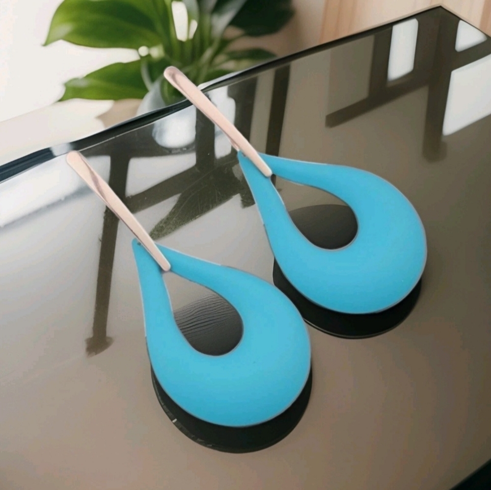 NWT Gold Bar 90s Inspired Cyan Blue Teardrop Large Gold Earrings